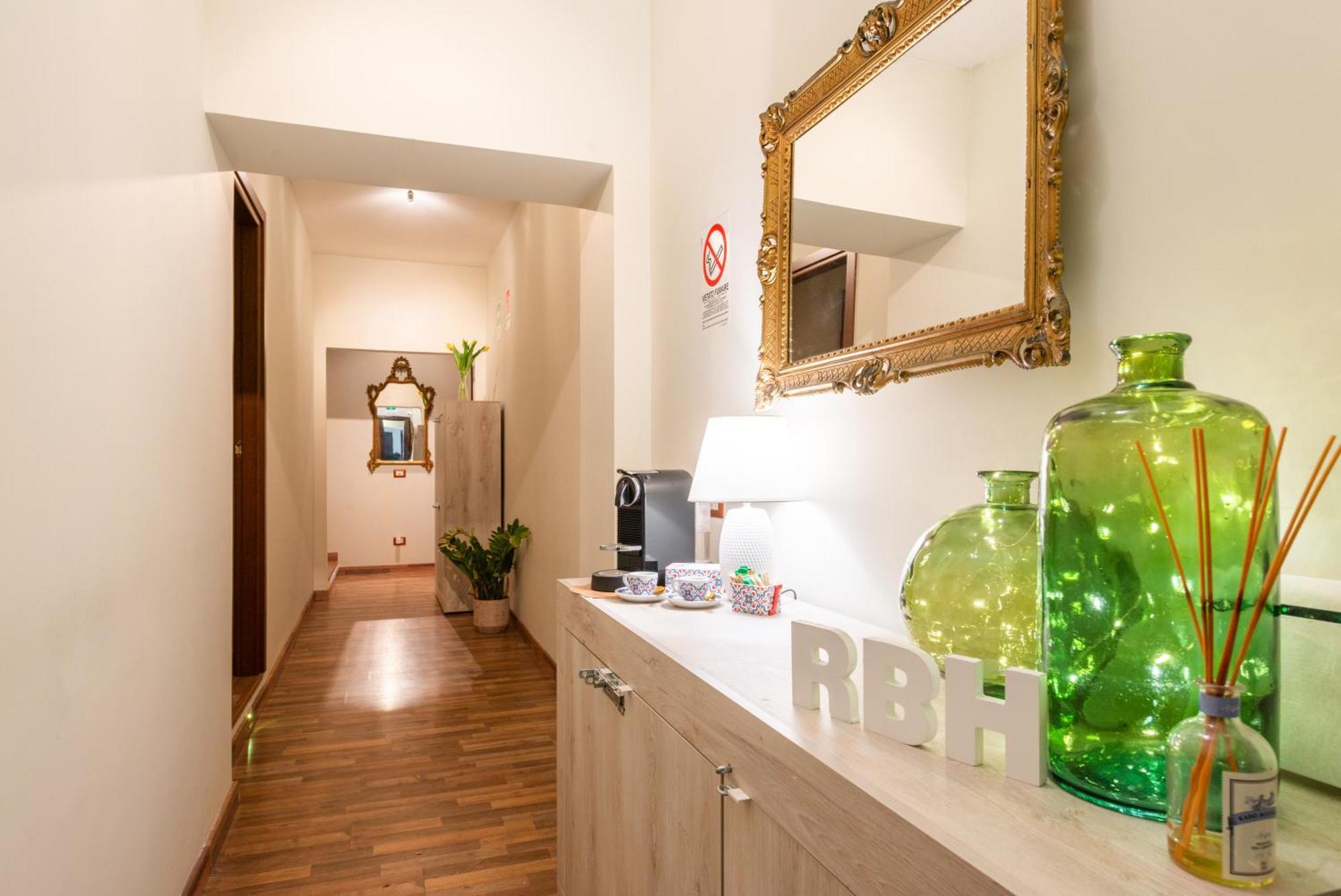 Rome'S Best Holidays Guest House Exterior photo