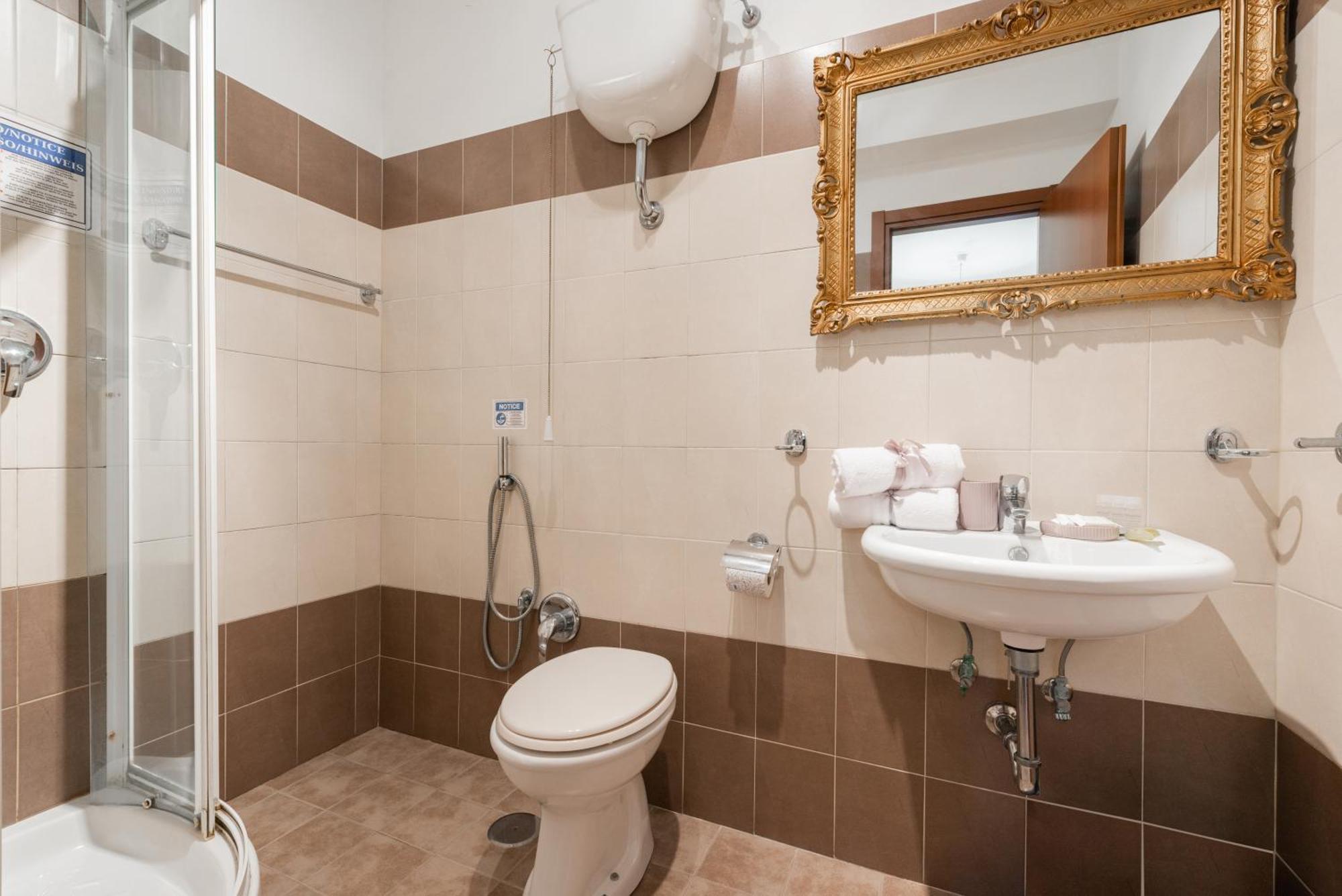 Rome'S Best Holidays Guest House Exterior photo
