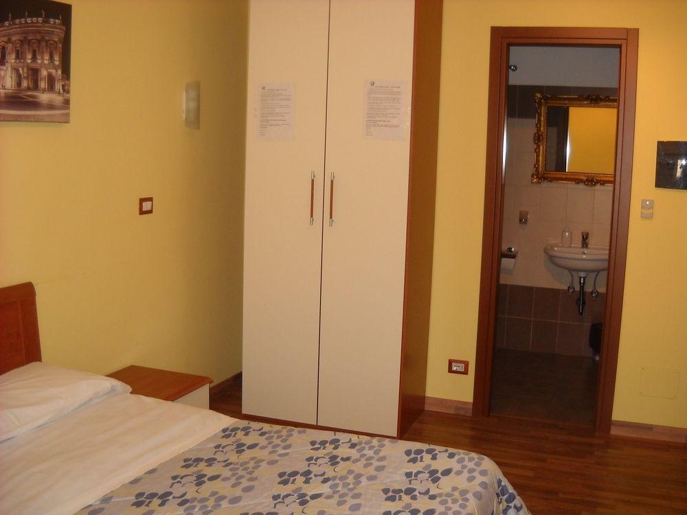 Rome'S Best Holidays Guest House Exterior photo